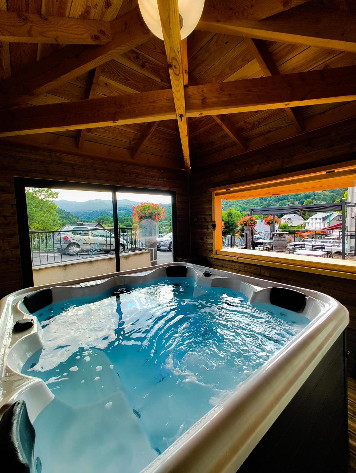 Logis Hotel Le Beau Site Chambon-sur-Lac Kültér fotó