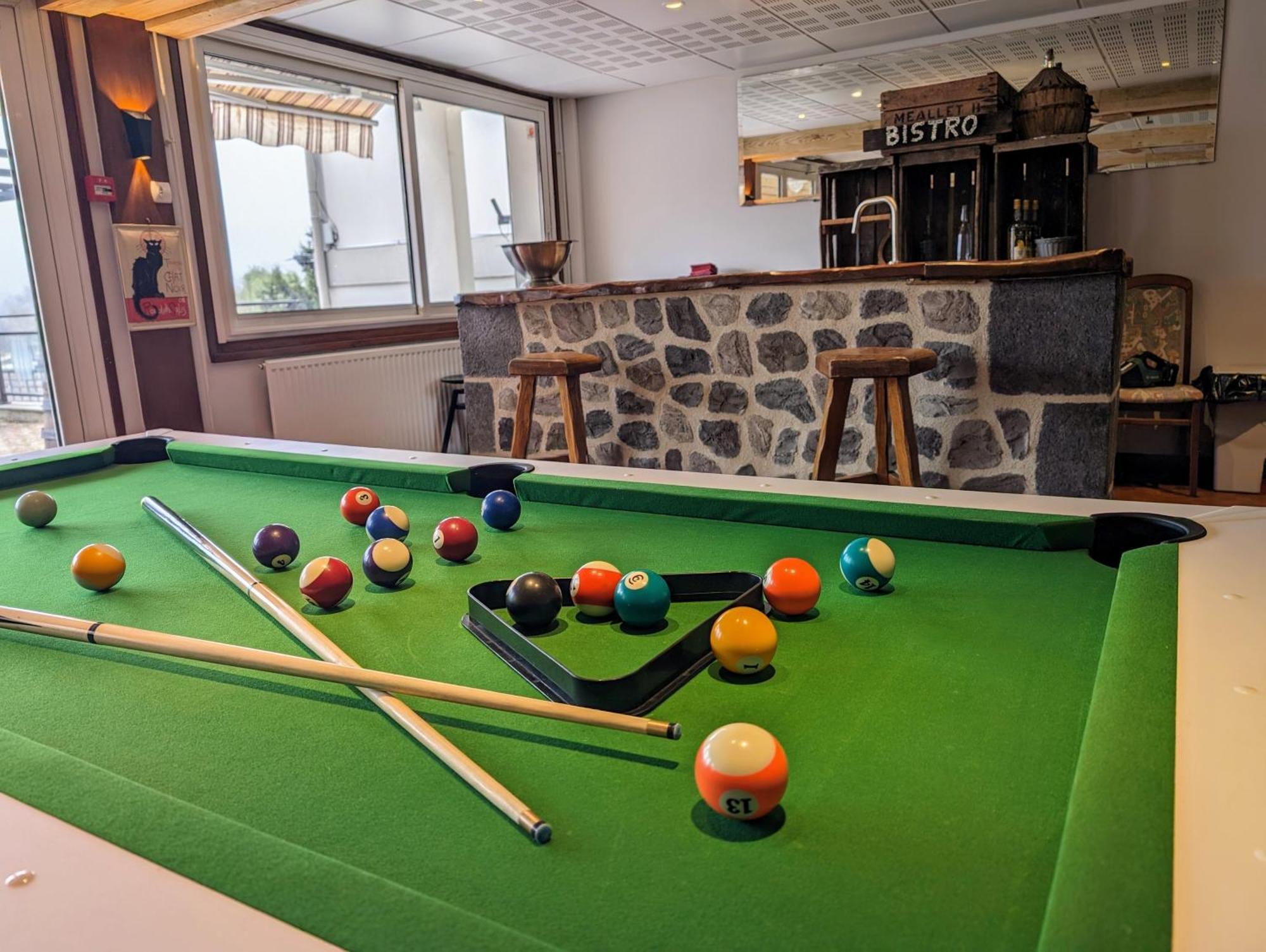 Logis Hotel Le Beau Site Chambon-sur-Lac Kültér fotó