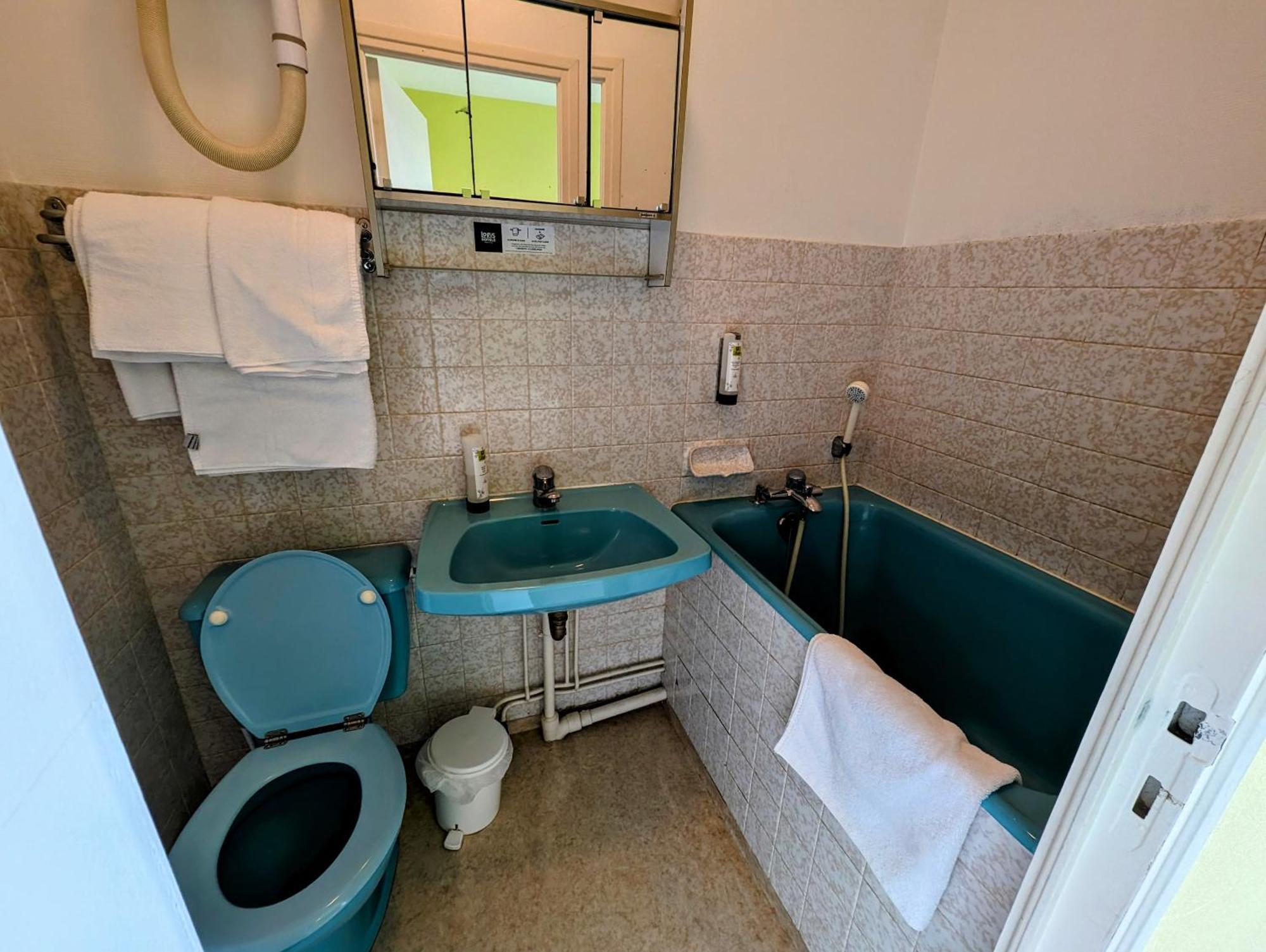 Logis Hotel Le Beau Site Chambon-sur-Lac Kültér fotó