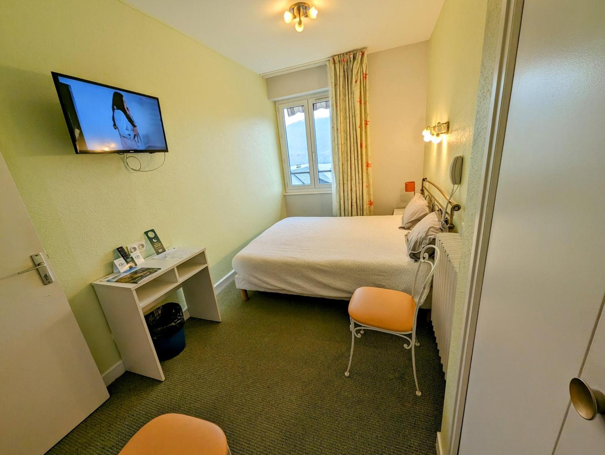 Logis Hotel Le Beau Site Chambon-sur-Lac Kültér fotó