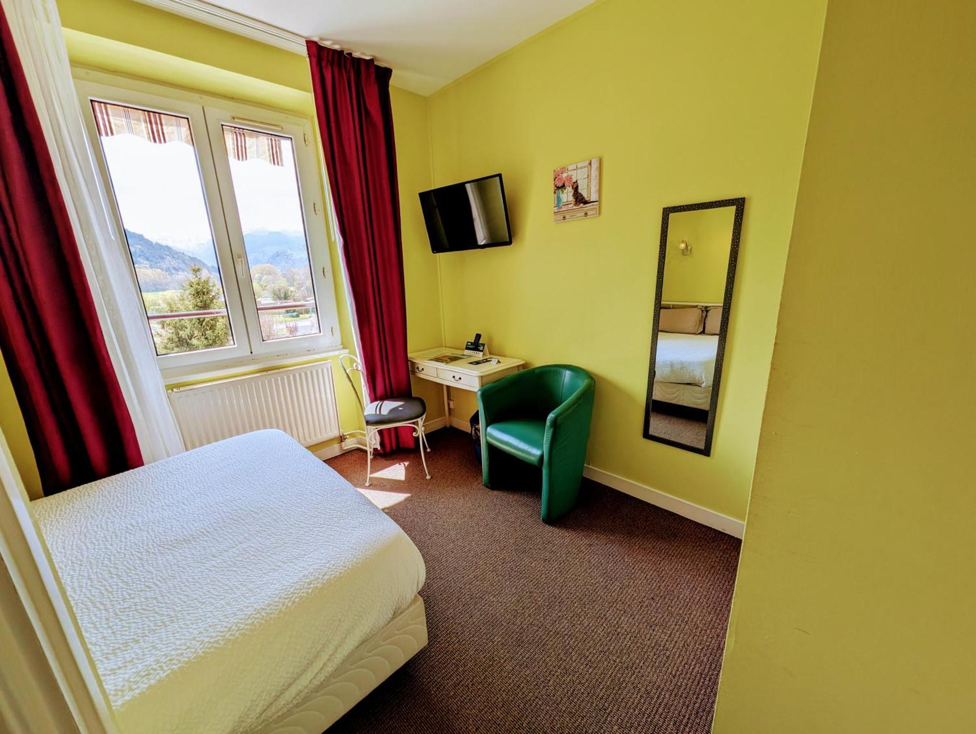 Logis Hotel Le Beau Site Chambon-sur-Lac Kültér fotó