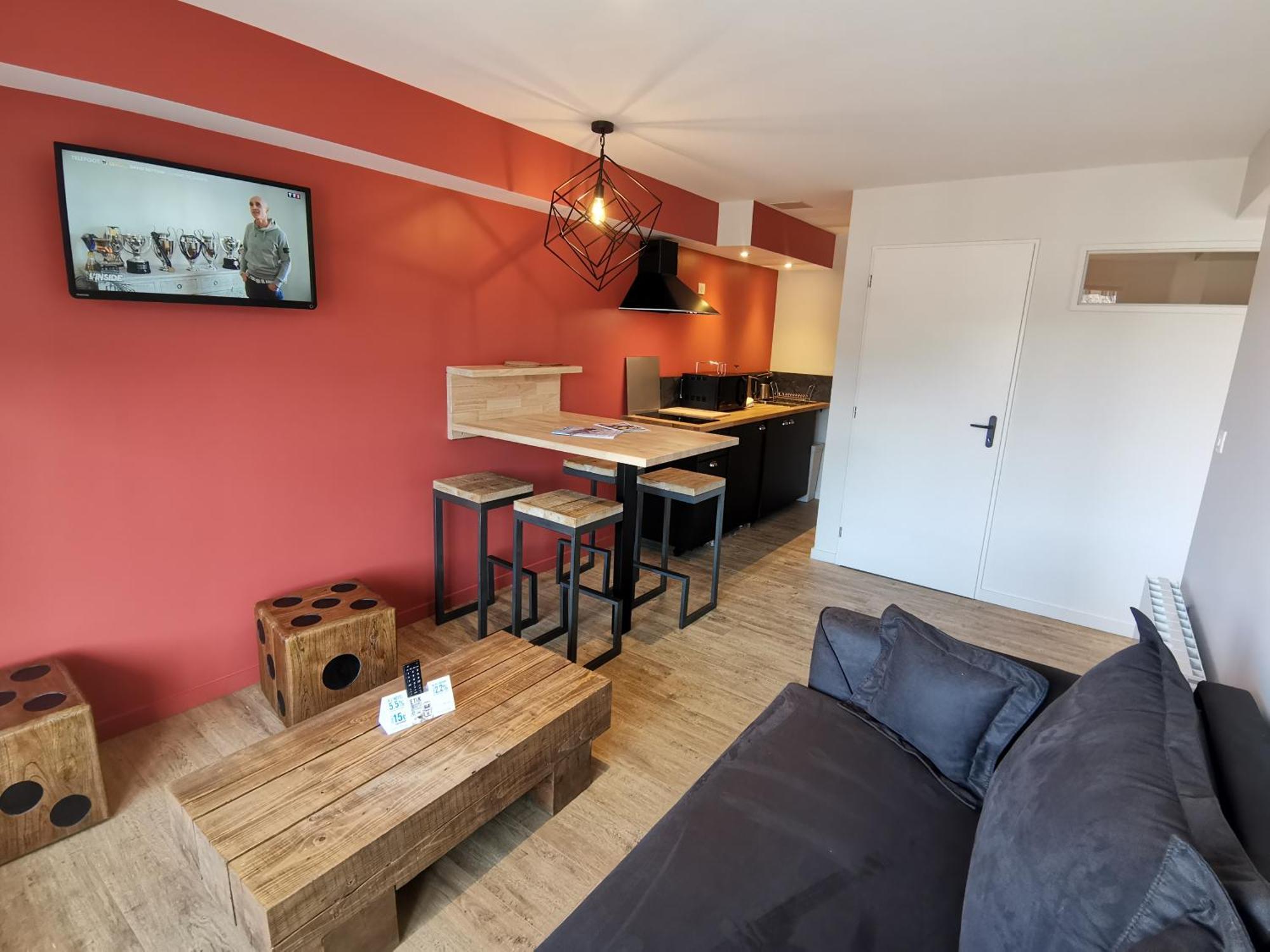 Logis Hotel Le Beau Site Chambon-sur-Lac Kültér fotó