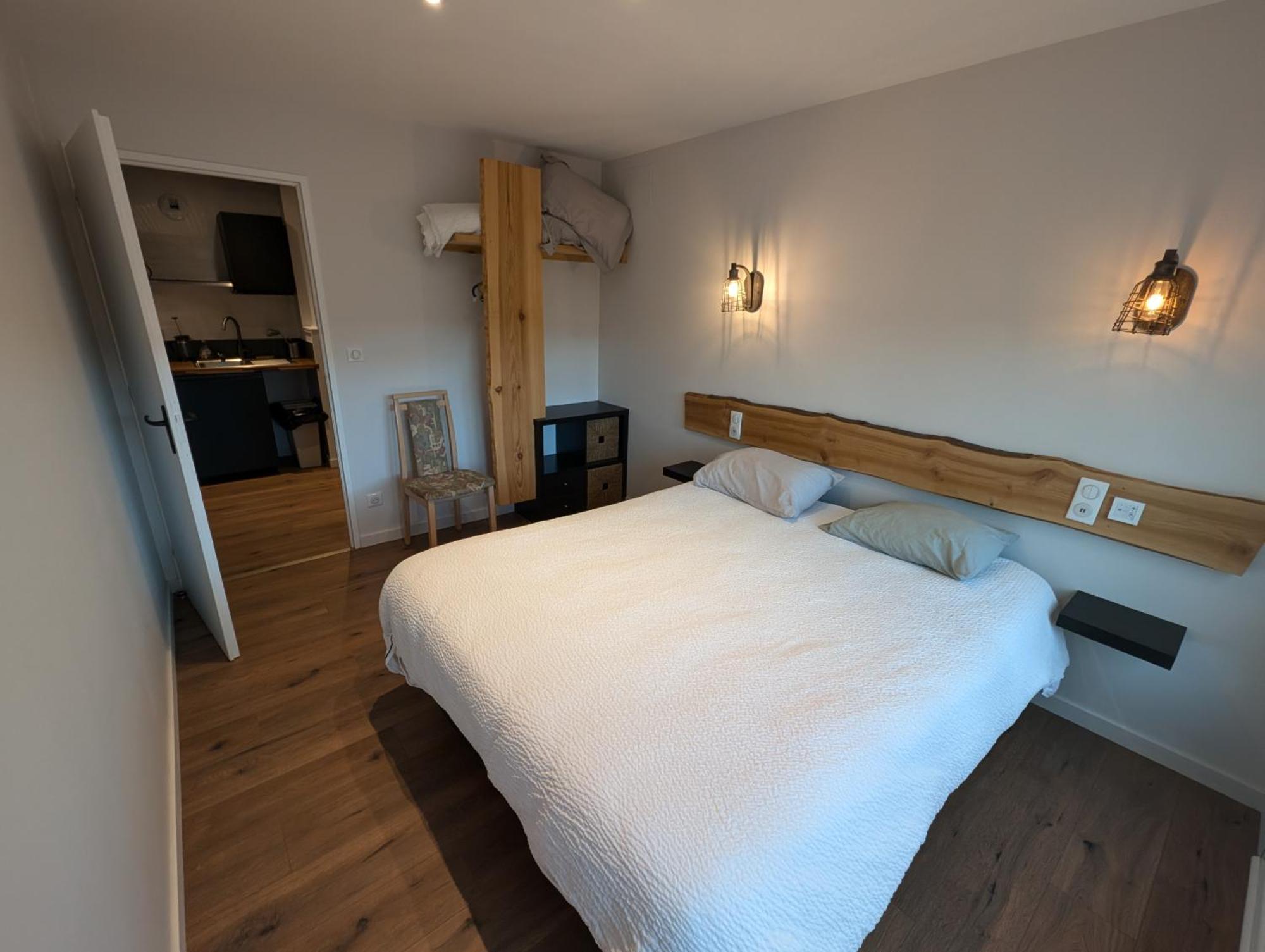 Logis Hotel Le Beau Site Chambon-sur-Lac Kültér fotó