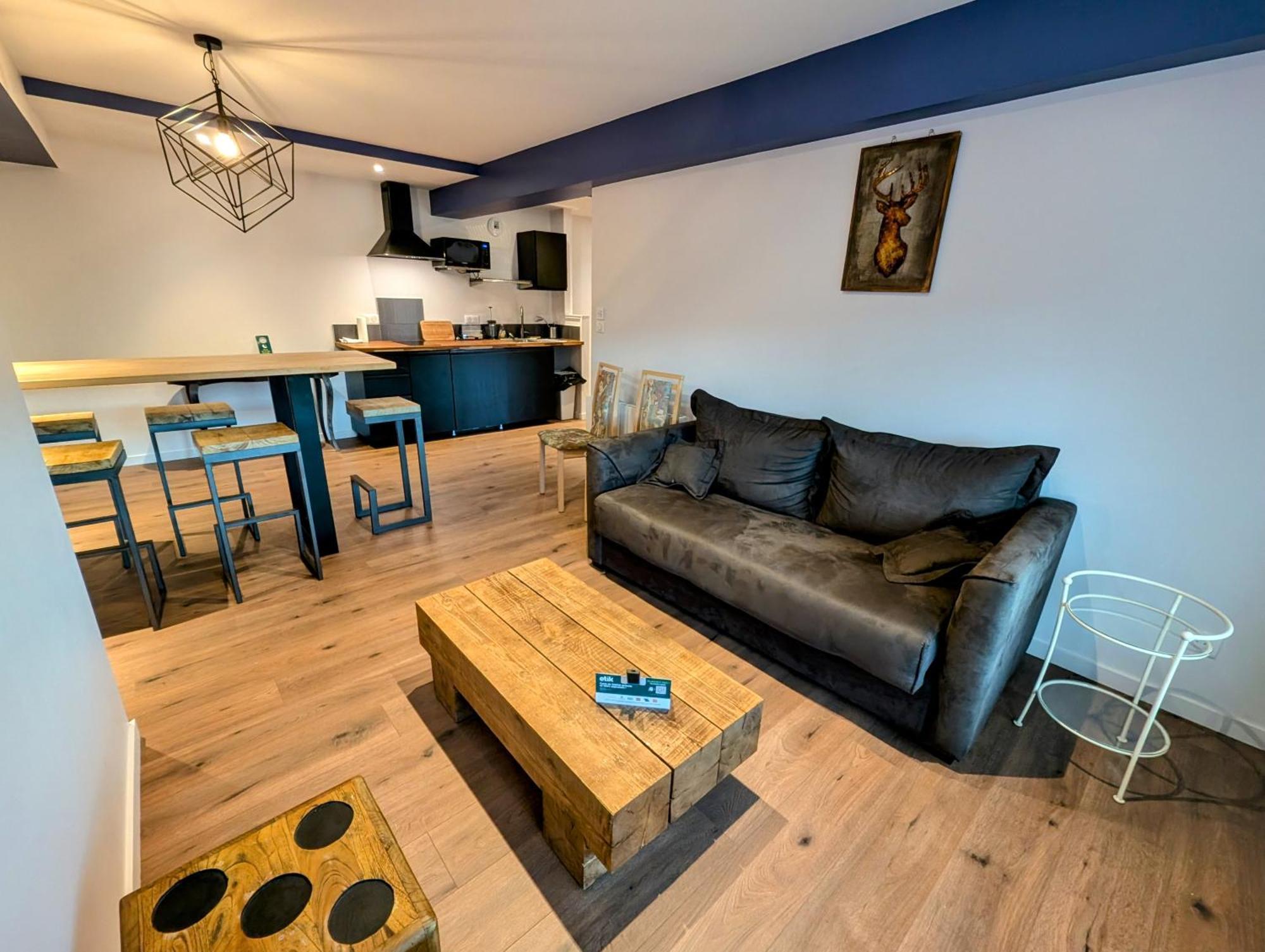 Logis Hotel Le Beau Site Chambon-sur-Lac Kültér fotó