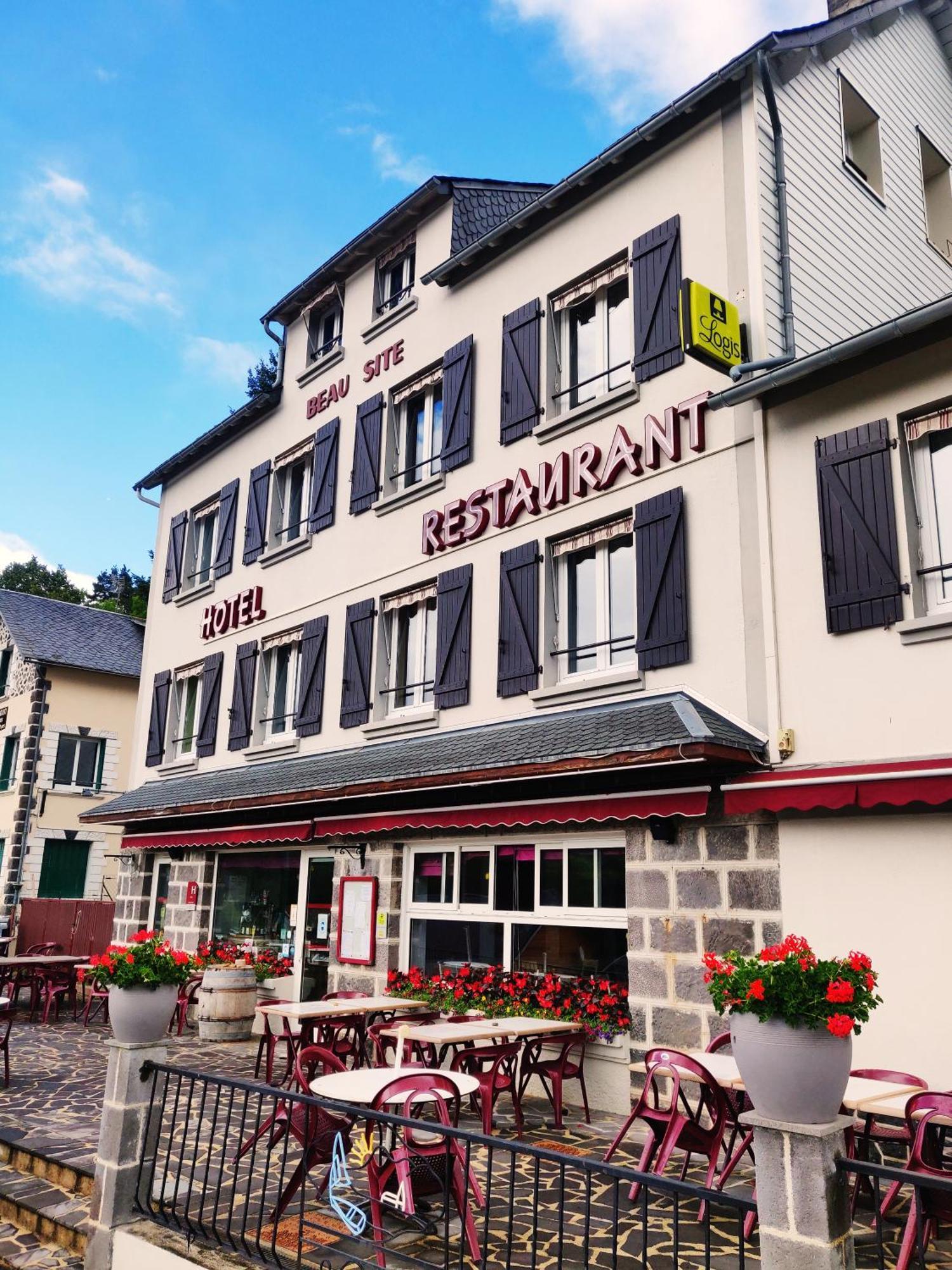 Logis Hotel Le Beau Site Chambon-sur-Lac Kültér fotó