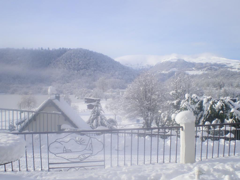 Logis Hotel Le Beau Site Chambon-sur-Lac Kültér fotó