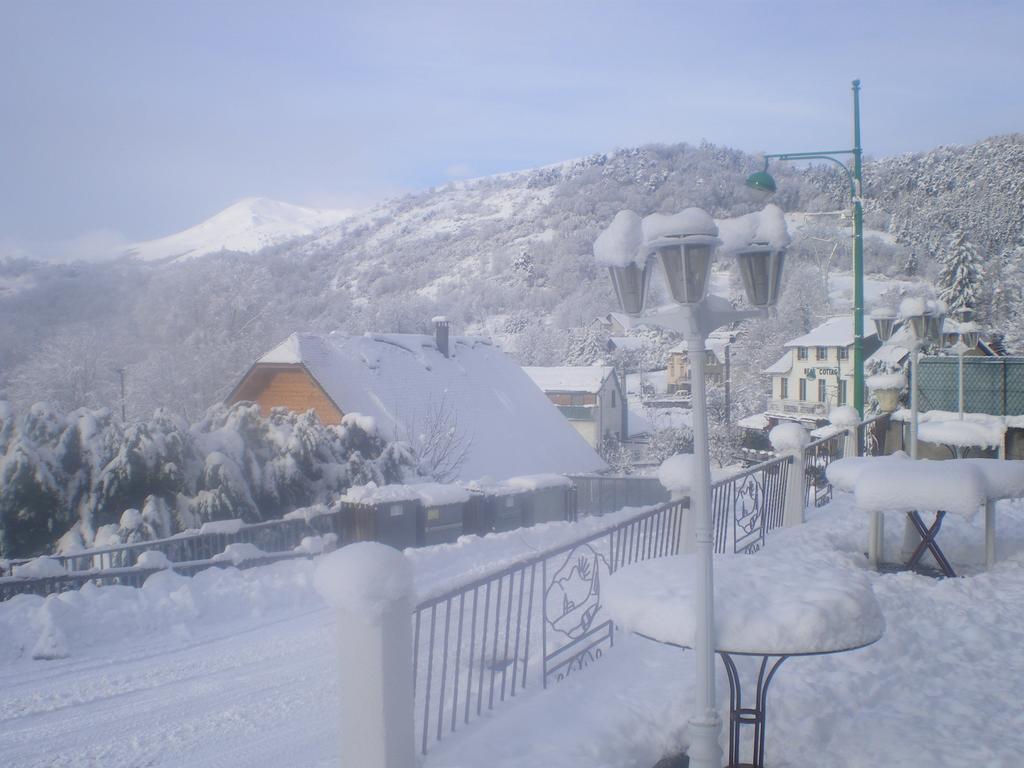Logis Hotel Le Beau Site Chambon-sur-Lac Kültér fotó