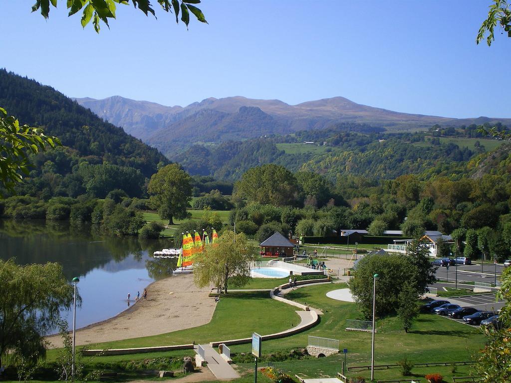 Logis Hotel Le Beau Site Chambon-sur-Lac Kültér fotó